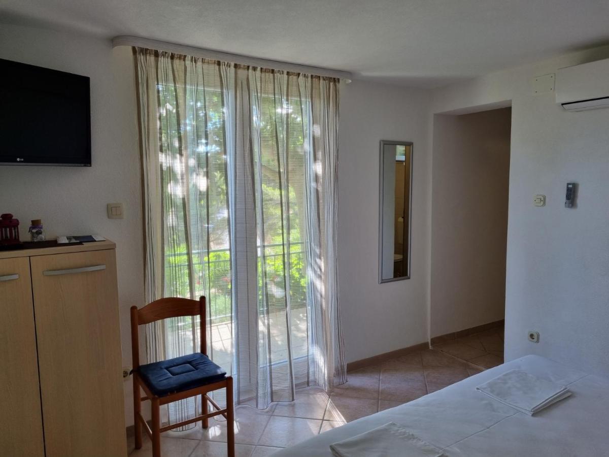 Guesthouse Dominovic Brela Dış mekan fotoğraf
