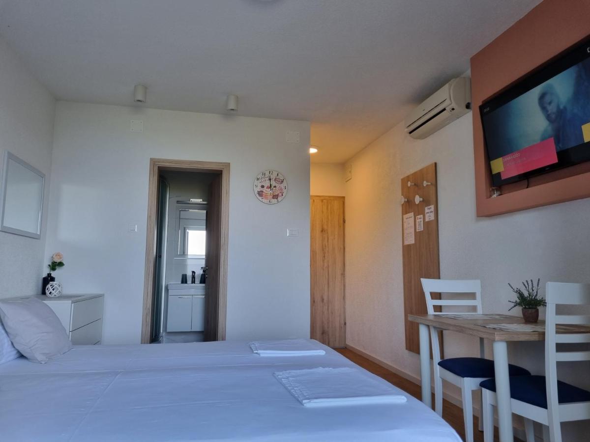 Guesthouse Dominovic Brela Dış mekan fotoğraf