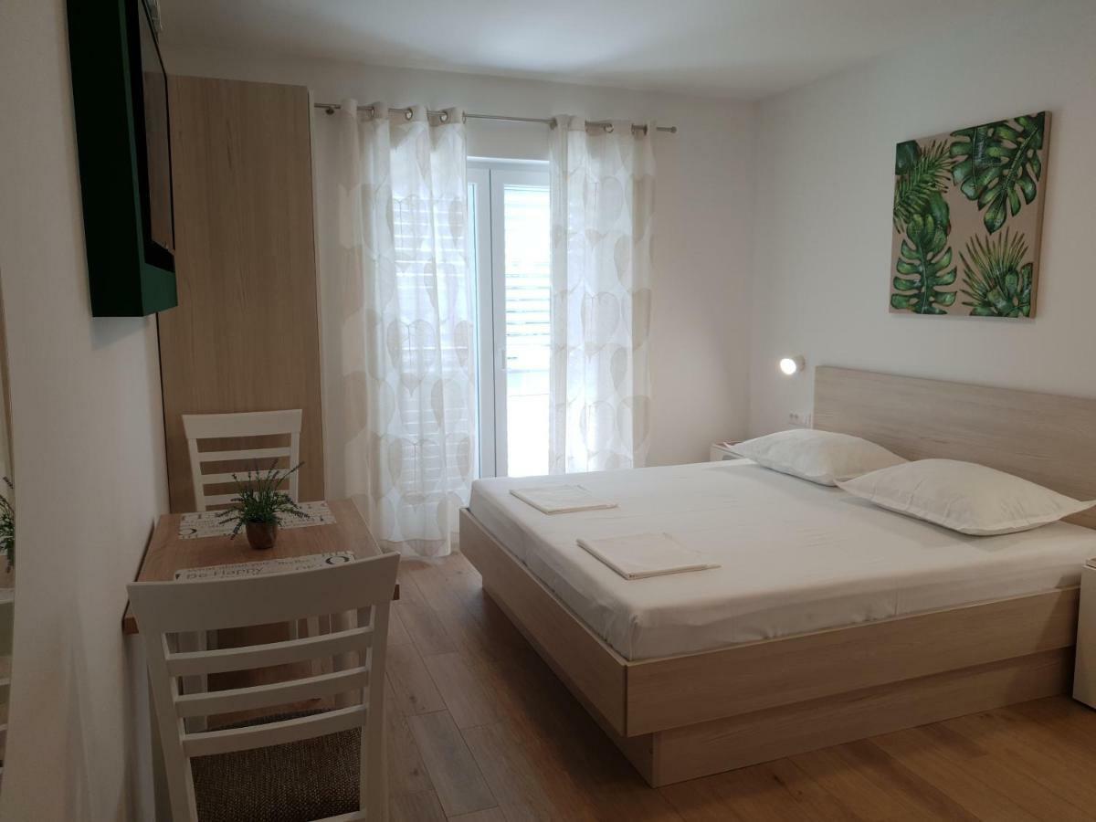 Guesthouse Dominovic Brela Dış mekan fotoğraf