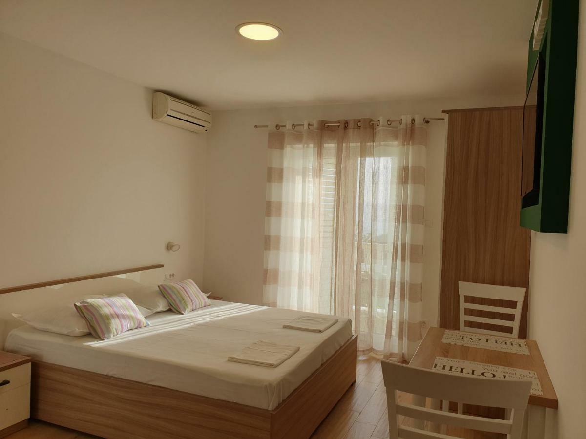 Guesthouse Dominovic Brela Dış mekan fotoğraf